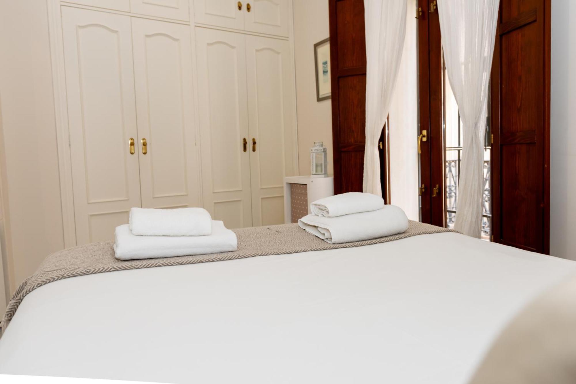 Charming & Quiet Apartment In Plaza Del Salvador Севилья Экстерьер фото