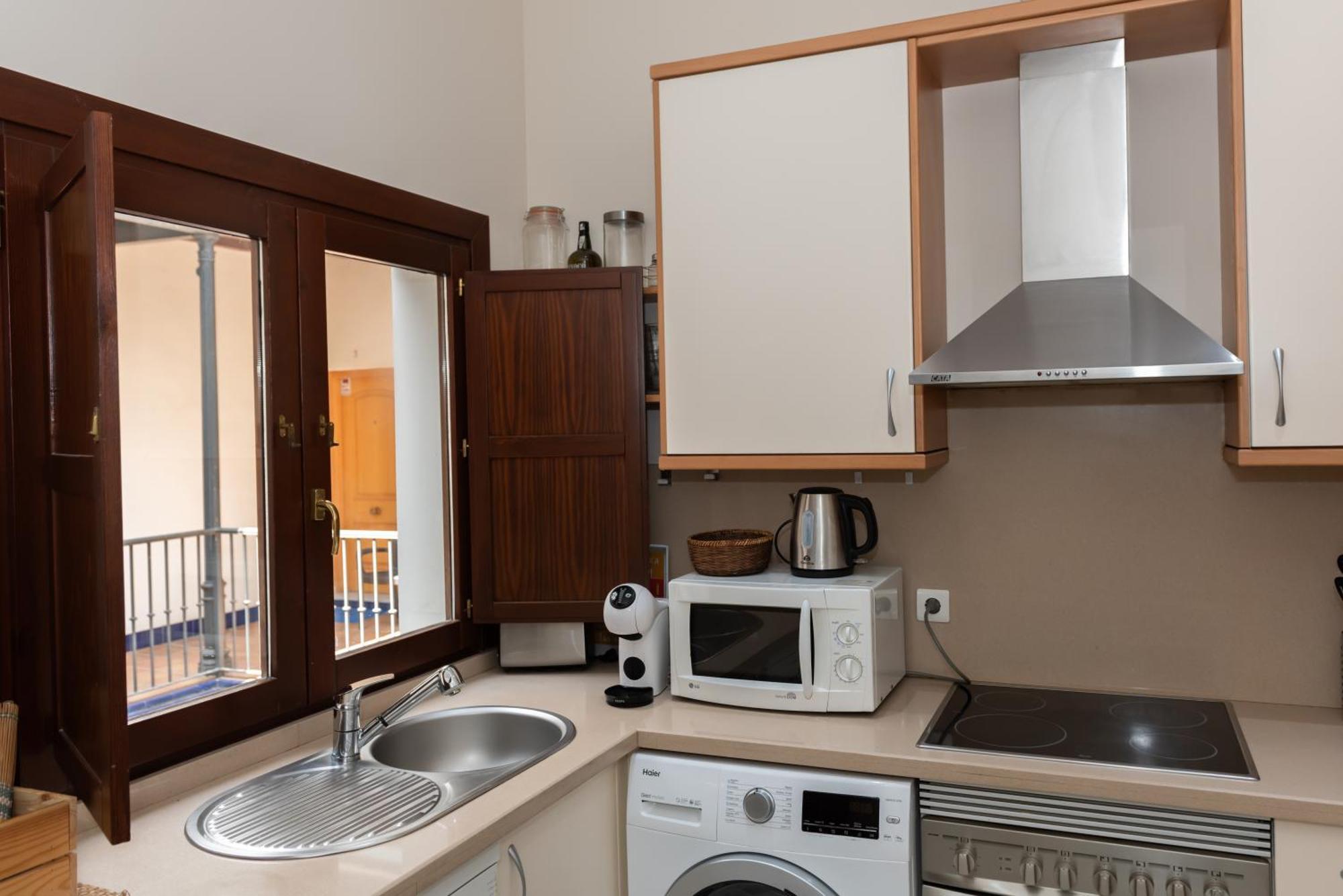 Charming & Quiet Apartment In Plaza Del Salvador Севилья Экстерьер фото