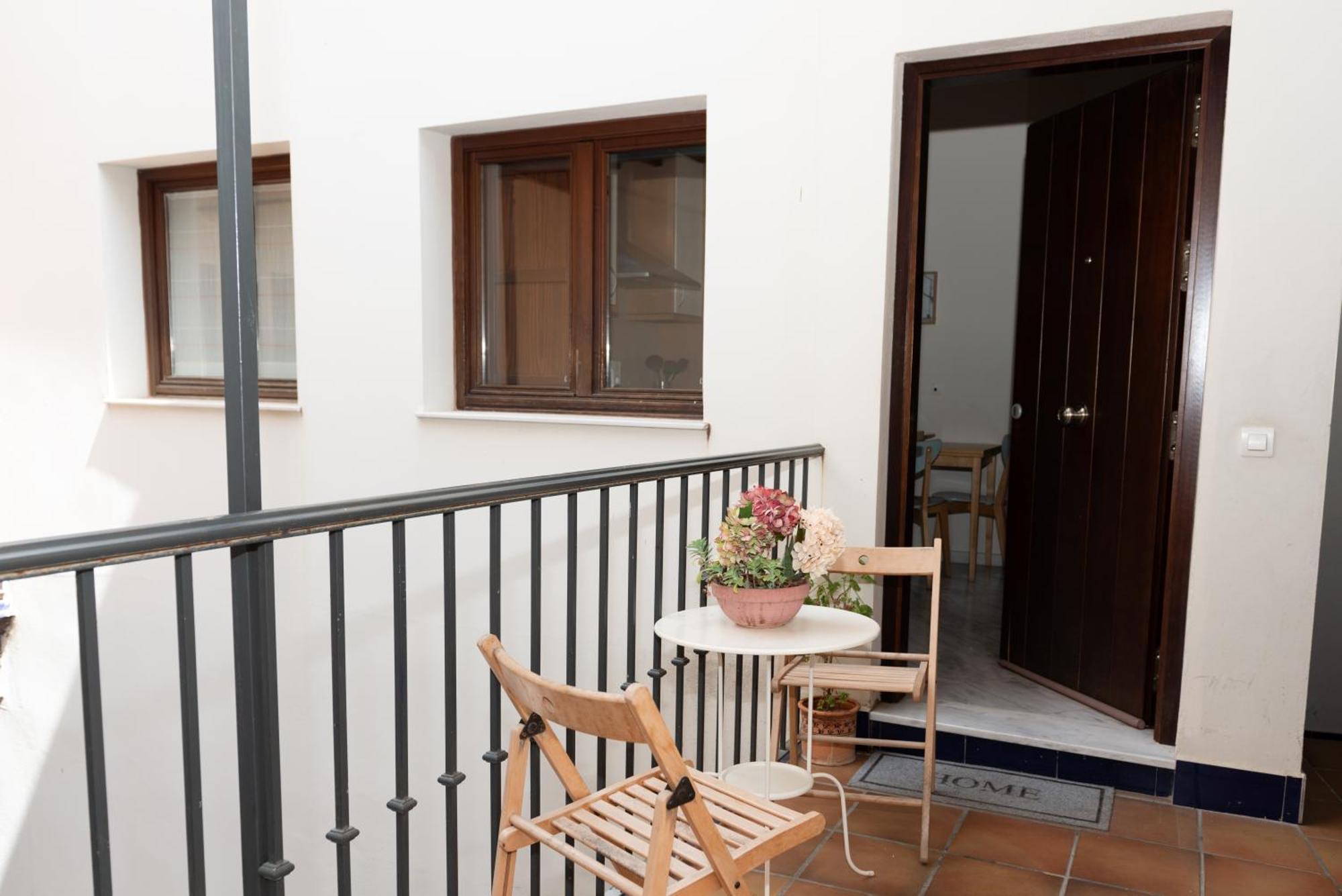 Charming & Quiet Apartment In Plaza Del Salvador Севилья Экстерьер фото